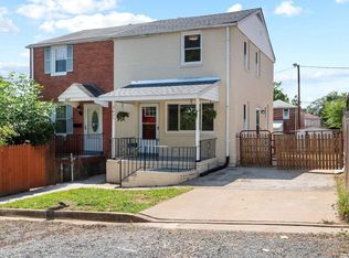 3625 S Four Mile Run Dr, Arlington, VA 22206