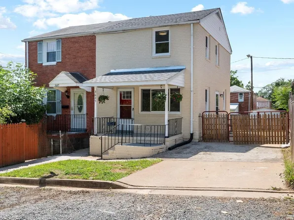 3625 S Four Mile Run Dr, Arlington, VA 22206