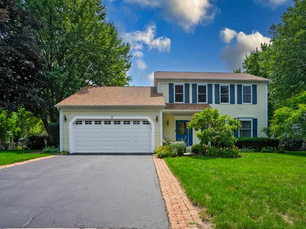 9 Bradbury Ct, Fox River Grove, IL 60021
