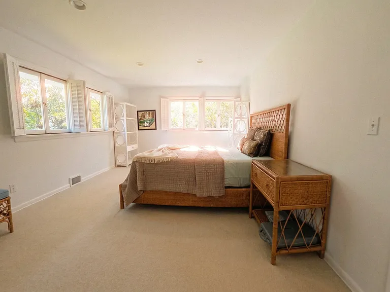 151 Georgica Rd — Photo 16