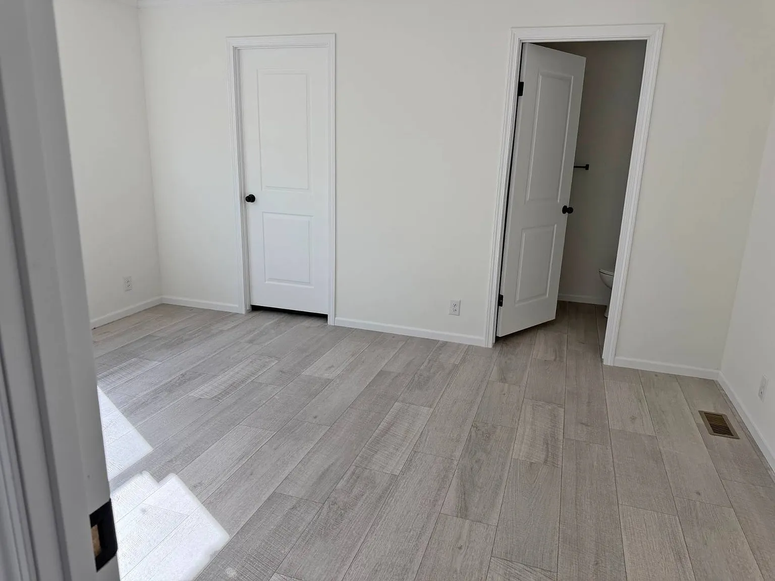 3 bed, 2.0 bath, 980 sqft, $1,275 — Photo 3