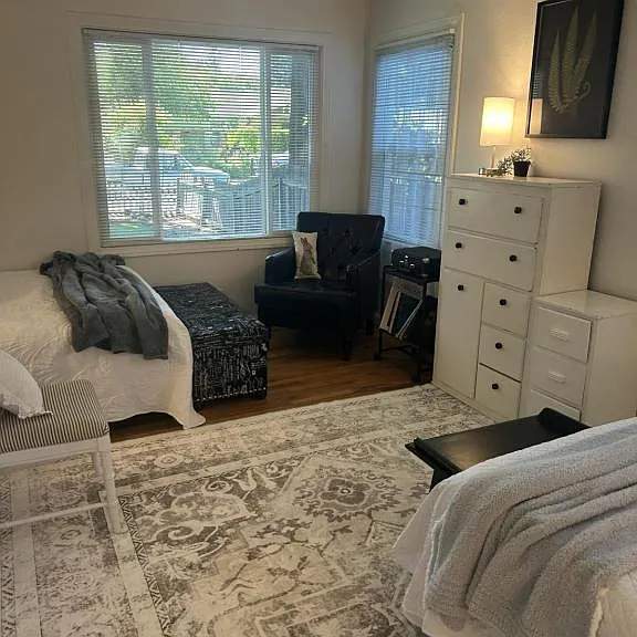 706 Normal Ave — Photo 32