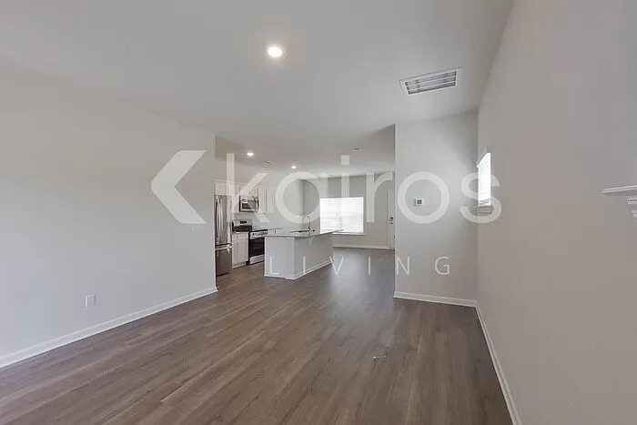 2401 Banyon Cir — Photo 2