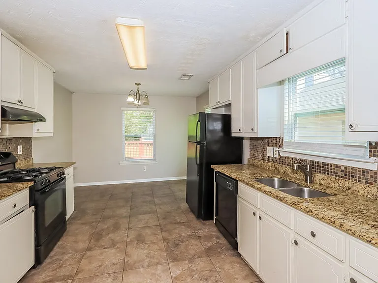 843 Shoals Ct — Photo 9