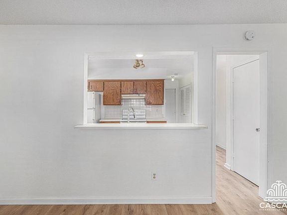 3rd image of 900 S 55th St