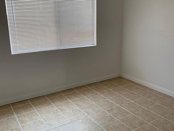 5th image of 9339 Olive St #4
