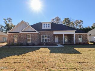 404 Collins Estate Ave, Centerville, GA 31028