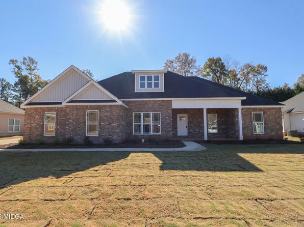 404 Collins Estate Ave, Centerville, GA 31028
