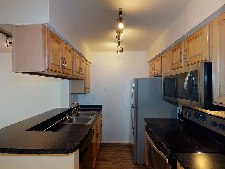 Lakewood Place — Photo 65