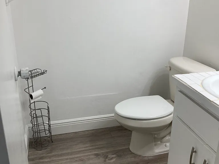 913 Maydell Ct — Photo 17