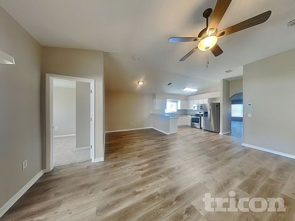 4th image of 27909 Breakers Dr