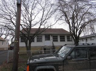 606 Princess Ave, Croydon, PA 19021