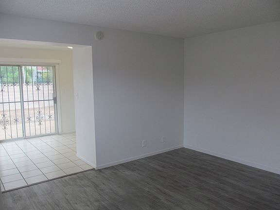 3rd image of 4000 Calle Mirador