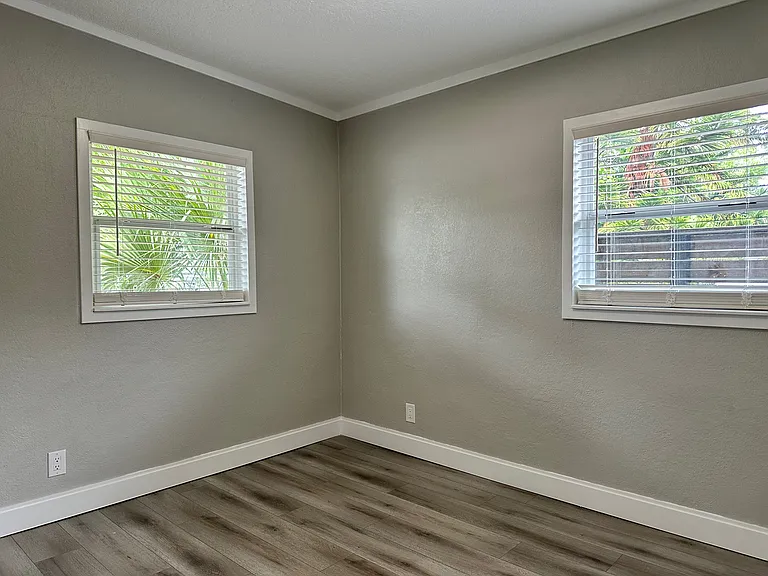 950 Balch Ave — Photo 10