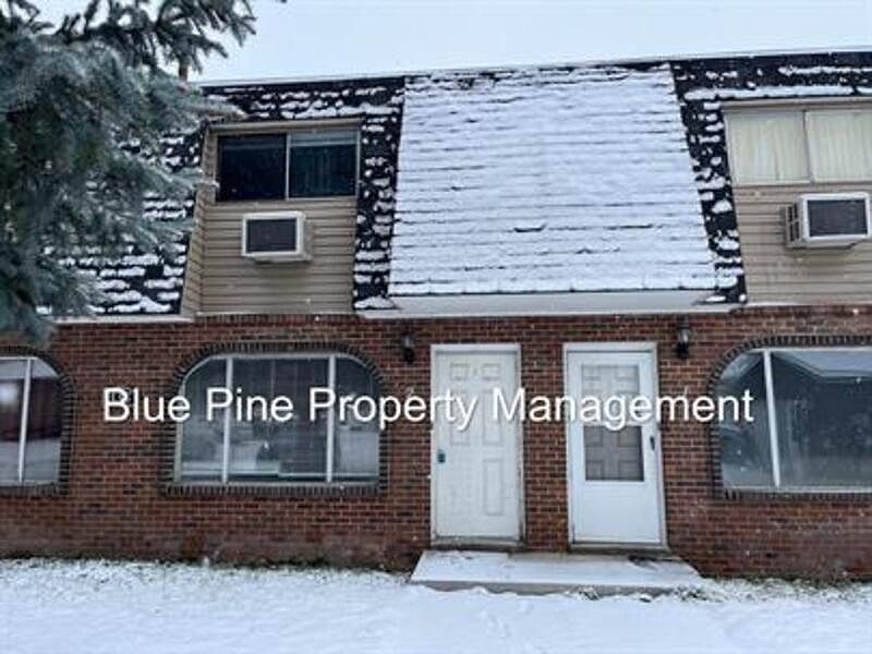 1st image of 337 E 15th St #2