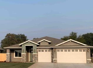 1177 Bingham Dr, Redding, CA 96003