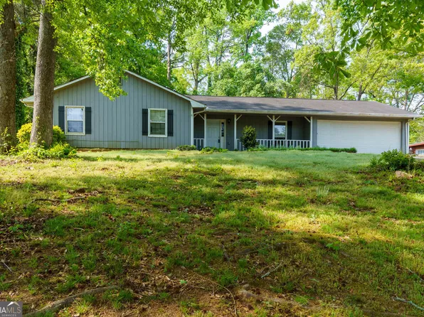 20 Lakeside Dr, Ellenwood, GA 30294