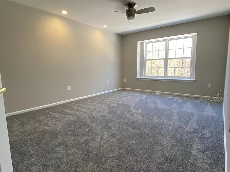 105 Hearthstone Ln — Photo 15