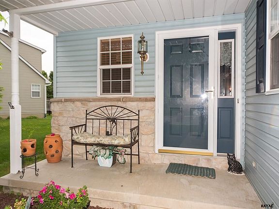 3rd image of 667 Blossom Hill Ln