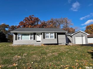 419 N Lakeshore Dr, Hanna City, IL