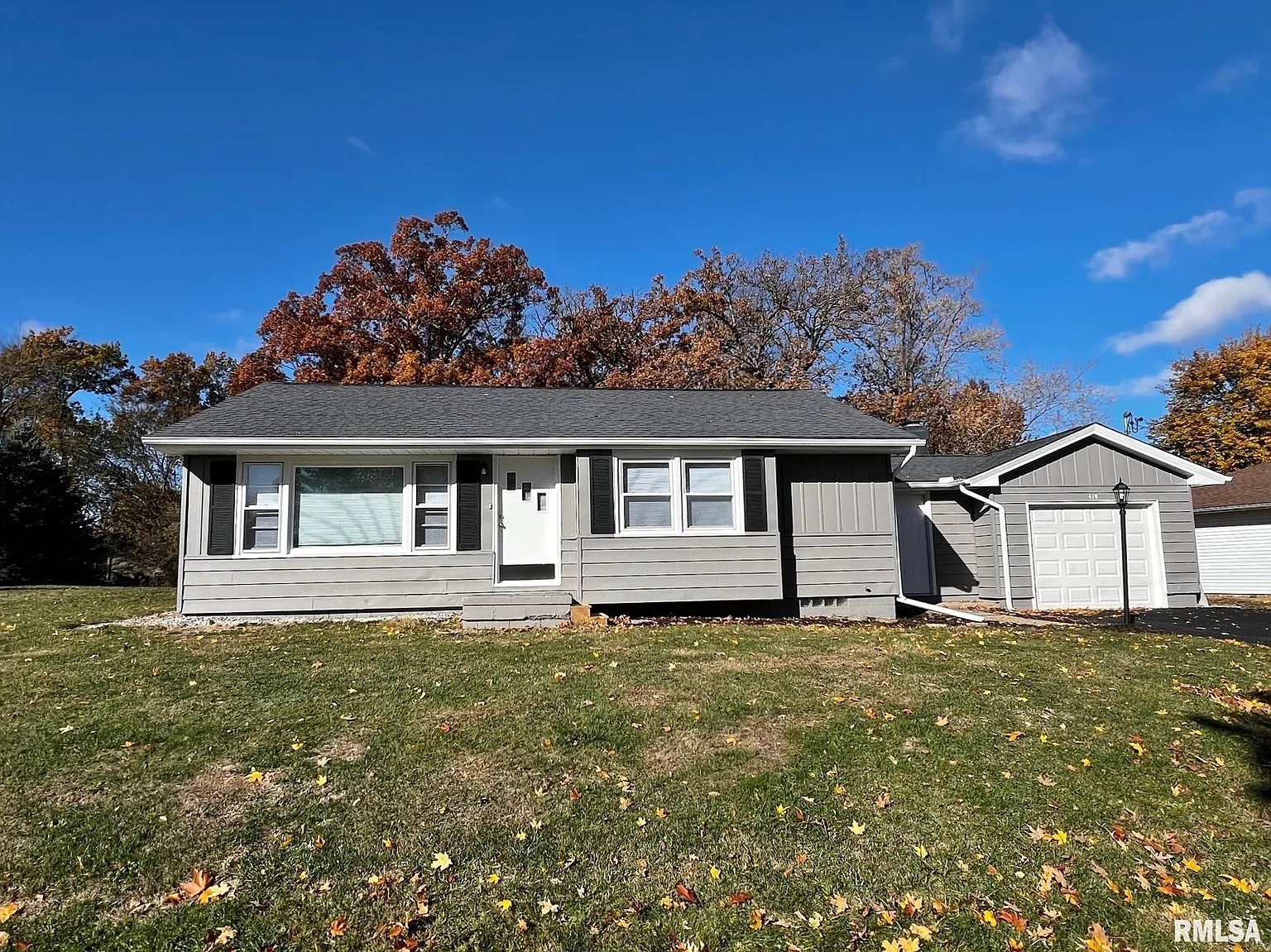 419 N Lakeshore Dr photo 1