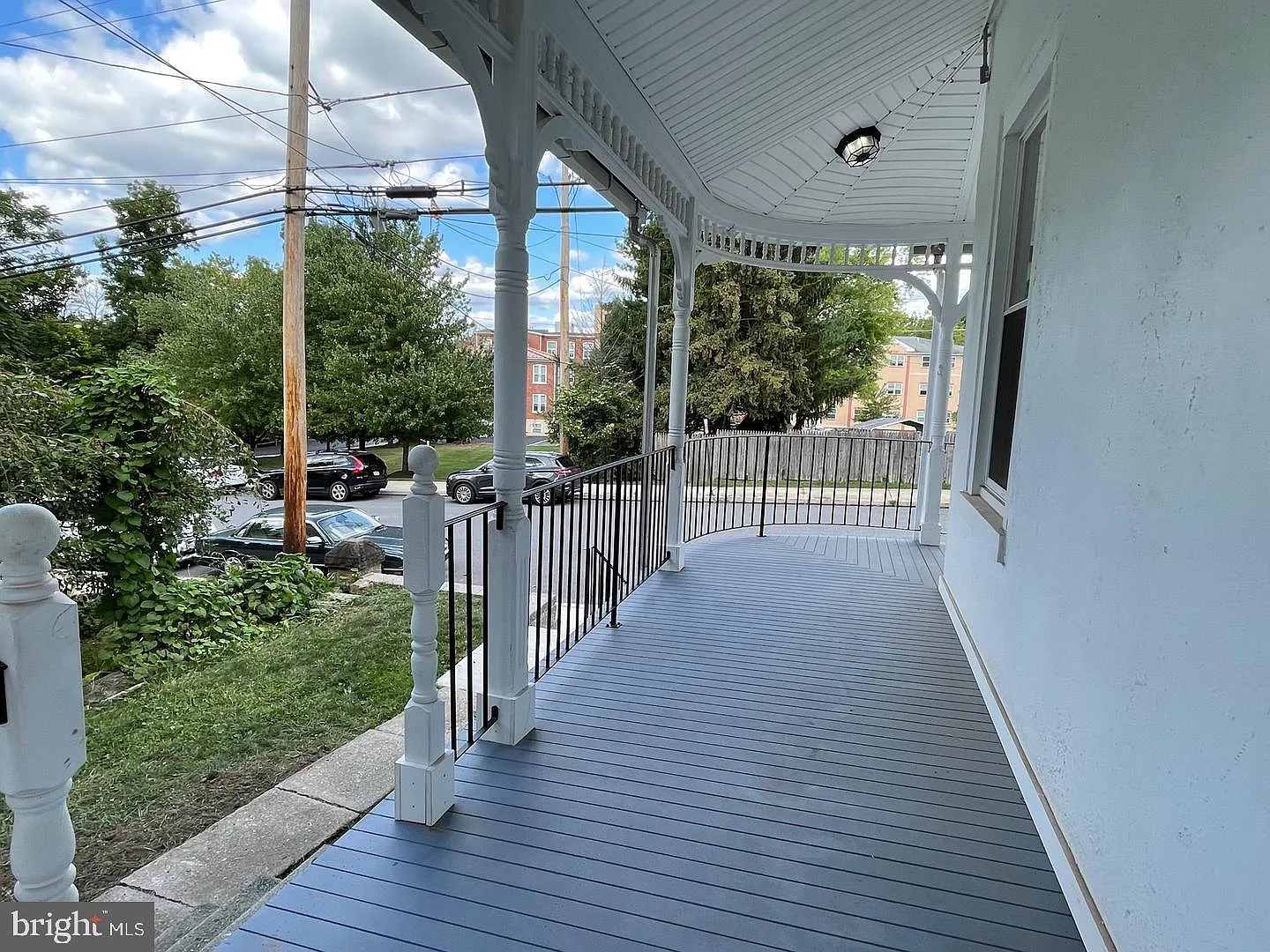 2 bed, 1.5 bath, 1000 sqft, $2,100 — Photo 2