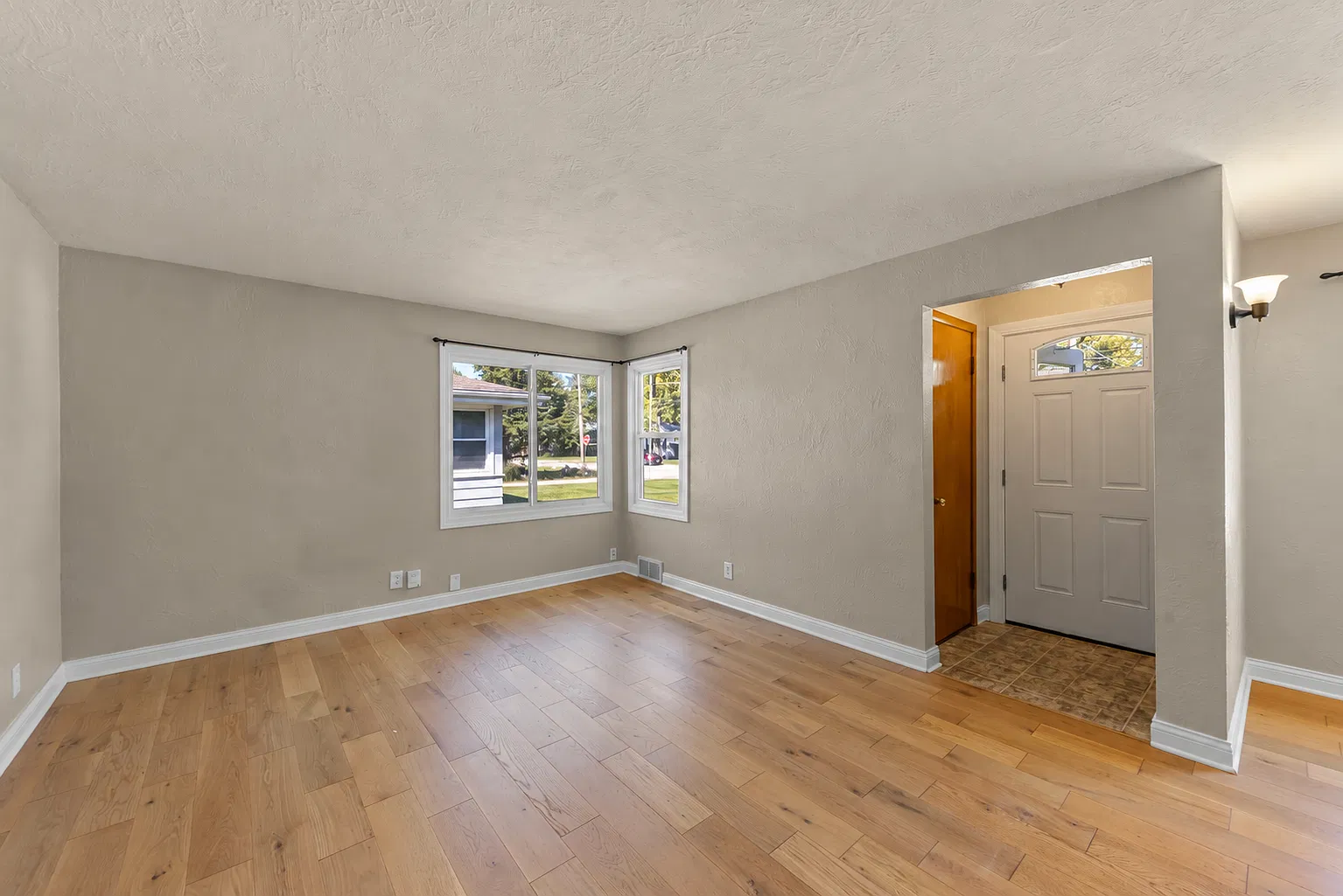 2 bed, 1.5 bath, 1000 sqft, $2,000 — Photo 4