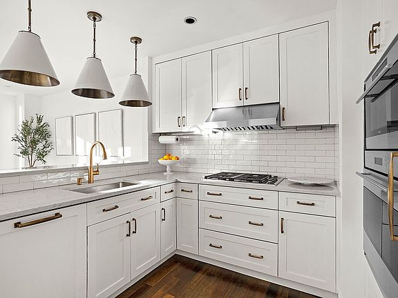2nd image of 422 E 72nd St APT 35D