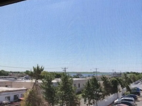 725 Miller Ave, Freeport, NY 11520