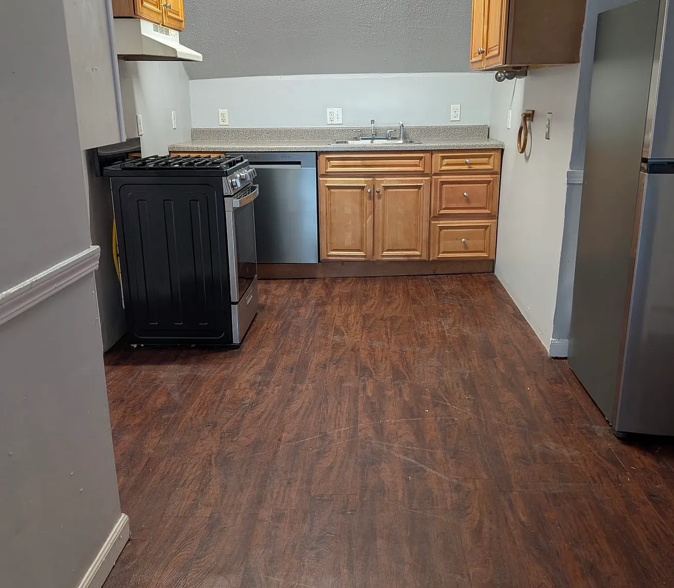 2 bed, 750 sqft, $2,050 — Photo 3