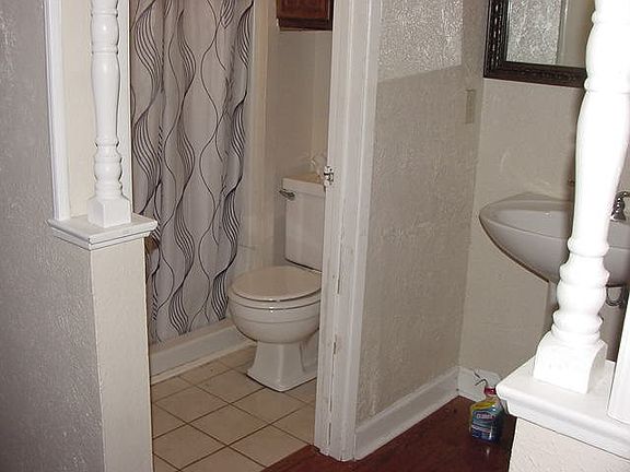 4th image of 2910 Natches Dr