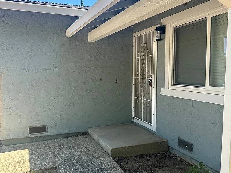 15165 Pratola Ct — Photo 37