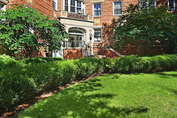 Sold by Corcoran | media 8