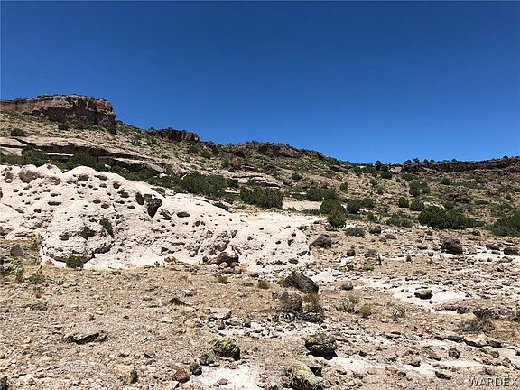 2nd image of 311 Acres Fort Rock Ranches