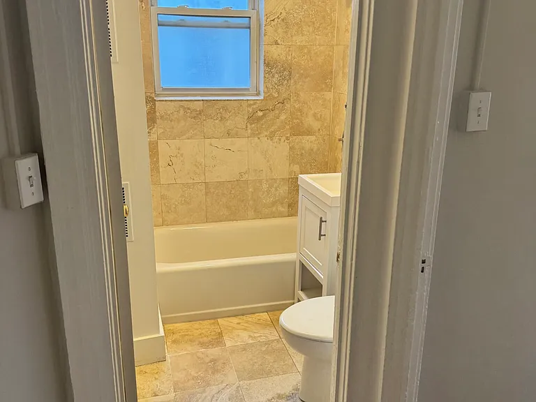224 Hanover St #20X — Photo 4