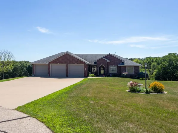 20340 Kruse Ln, Sherrill, IA 52073