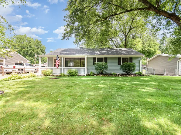 111 Georgine St, Crystal Lake, IL 60014