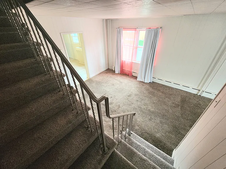 319 S Kennedy Dr — Photo 7