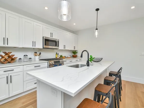 17 Standard St #3, Mattapan, MA 02126