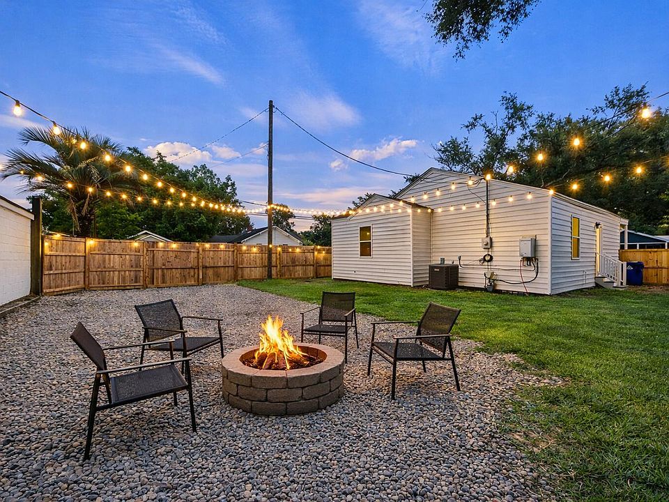 1st image of 2116 Commander Rd