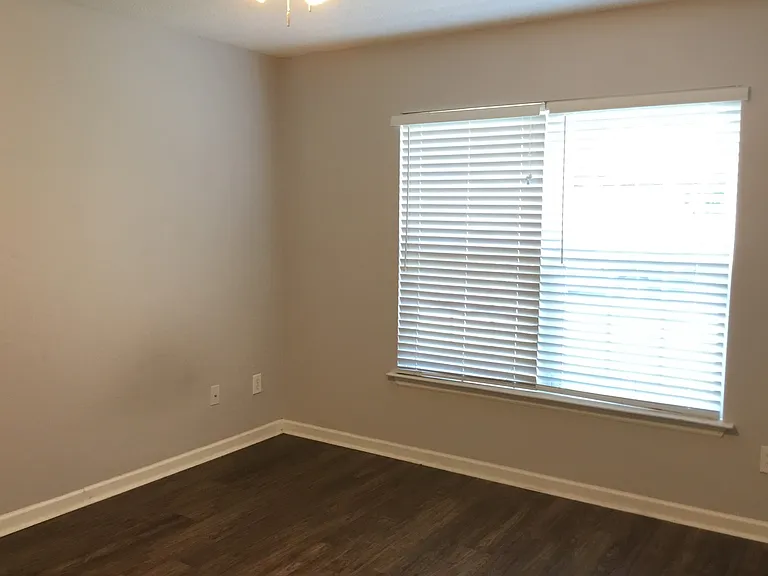 38 Sandy Pointe Dr — Photo 15