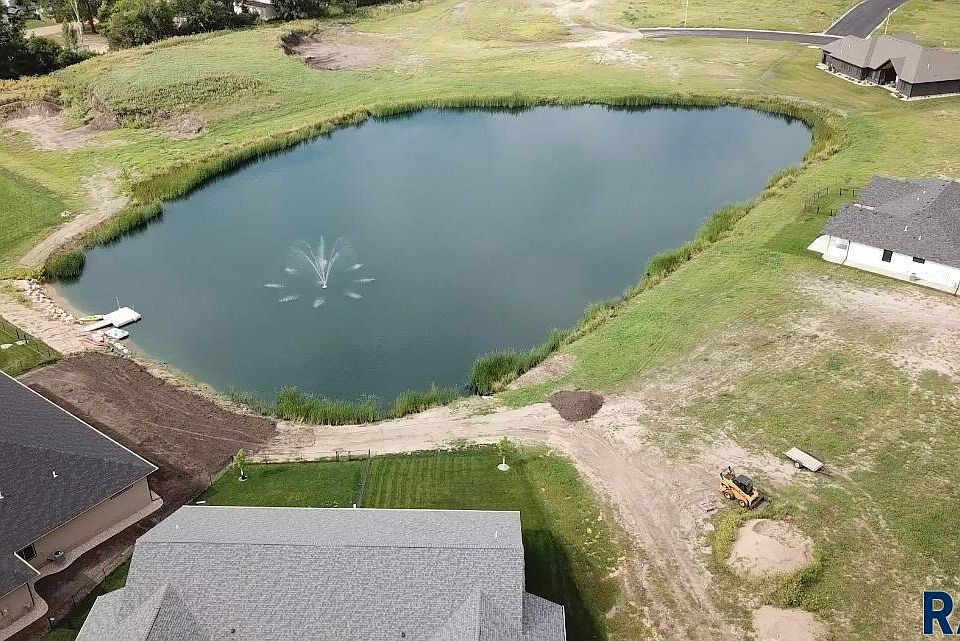2nd image of 305 Duck Cir