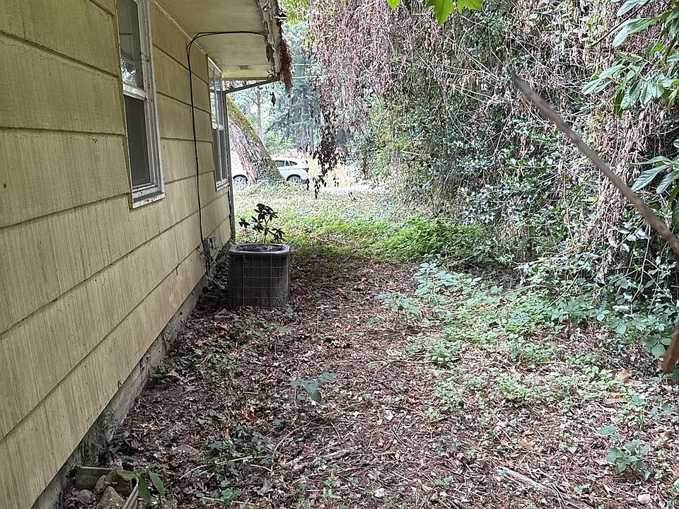 2nd image of 1445 SE Maple St