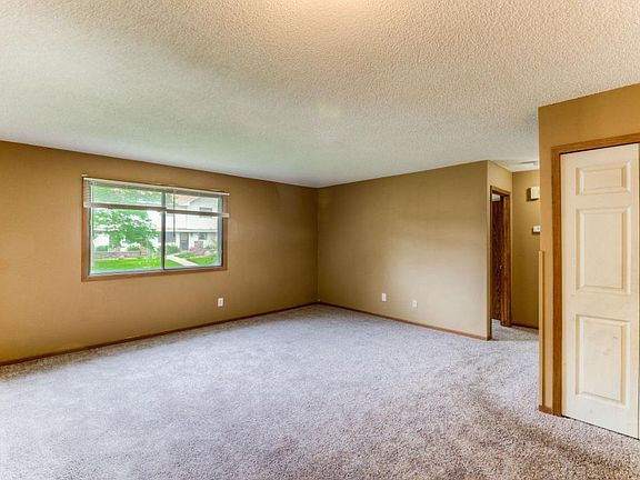 4th image of 2628 Brookdale Ln