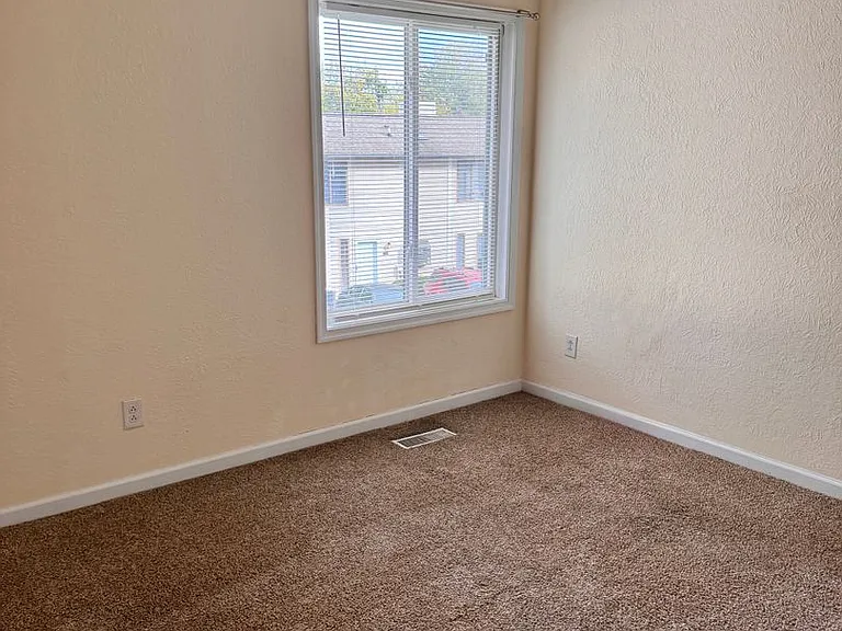 1476 Tenbury Dr — Photo 13