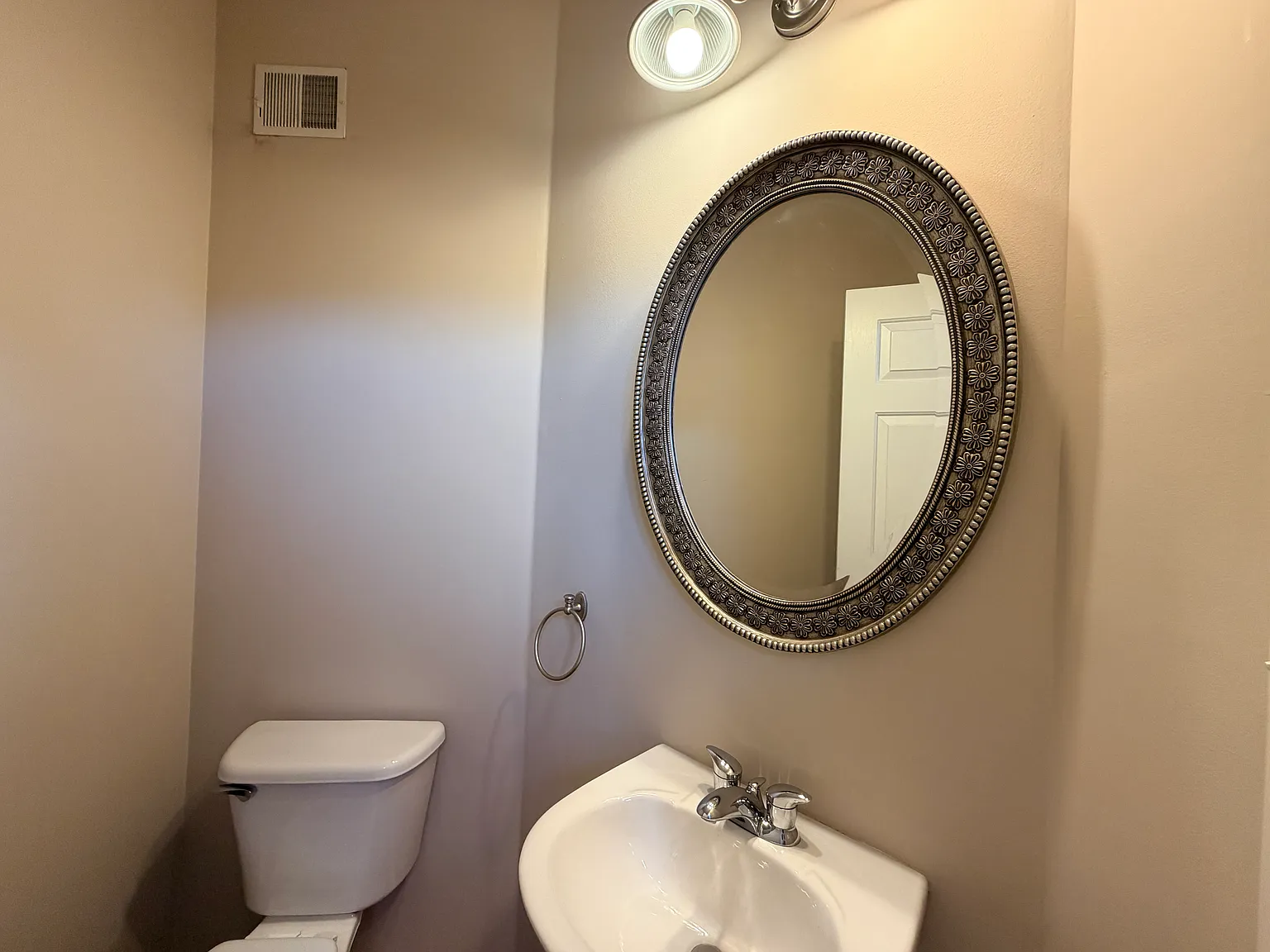 Leased — Photo 4