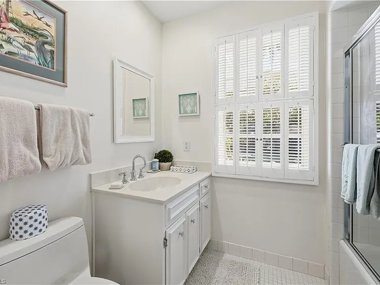 2700 Lantern Ln — Photo 14