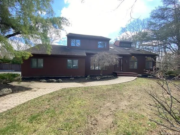 6 Liberty Lane, Miller Place, NY 11764