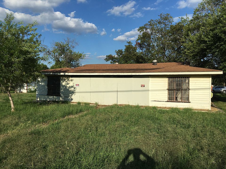 1st image of 3552 Commercial Ave