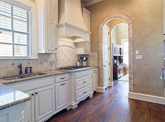 3rd image of 72 Casa Ln